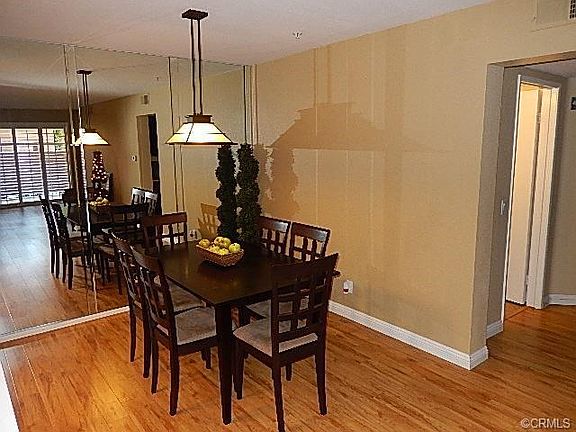 Elegant Formal Dining Room.