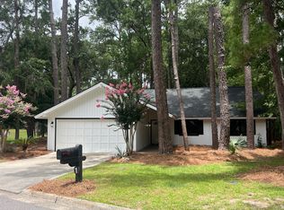 1 Village Green Cir, Savannah, GA 31411