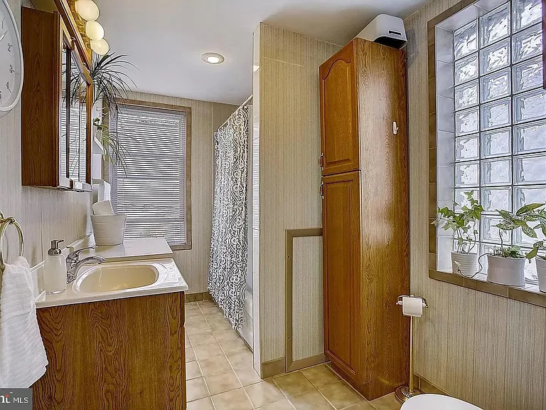 2735 Reno St — Photo 18