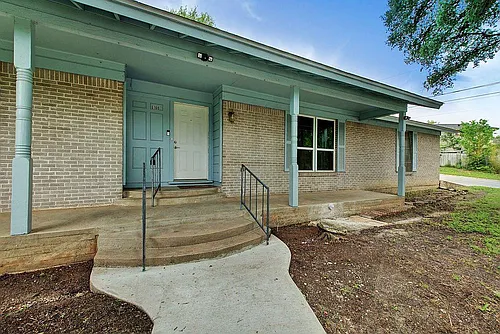 6108 Cherrylawn Cir Photo 1