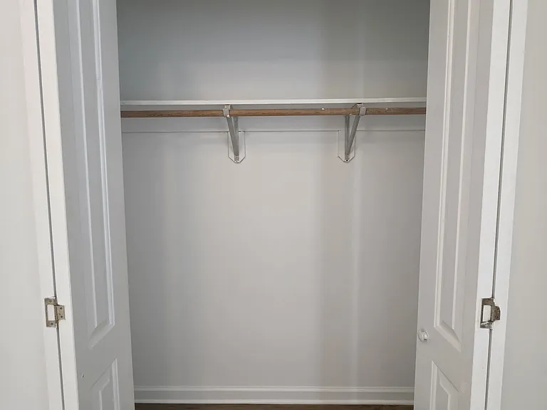 516 Haywood St — Photo 12