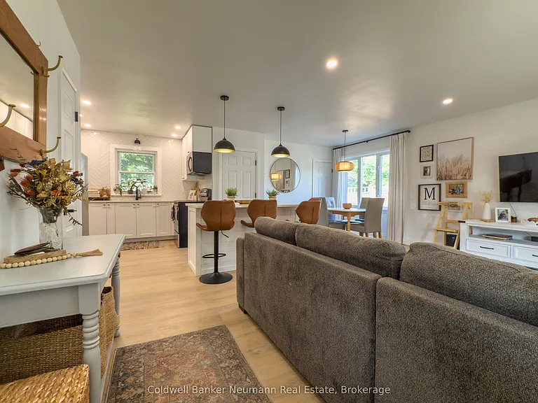 10 Western Ave #UPPER — Photo 4