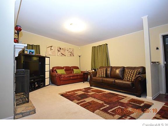 3rd image of 7814 Heatherdale Ct