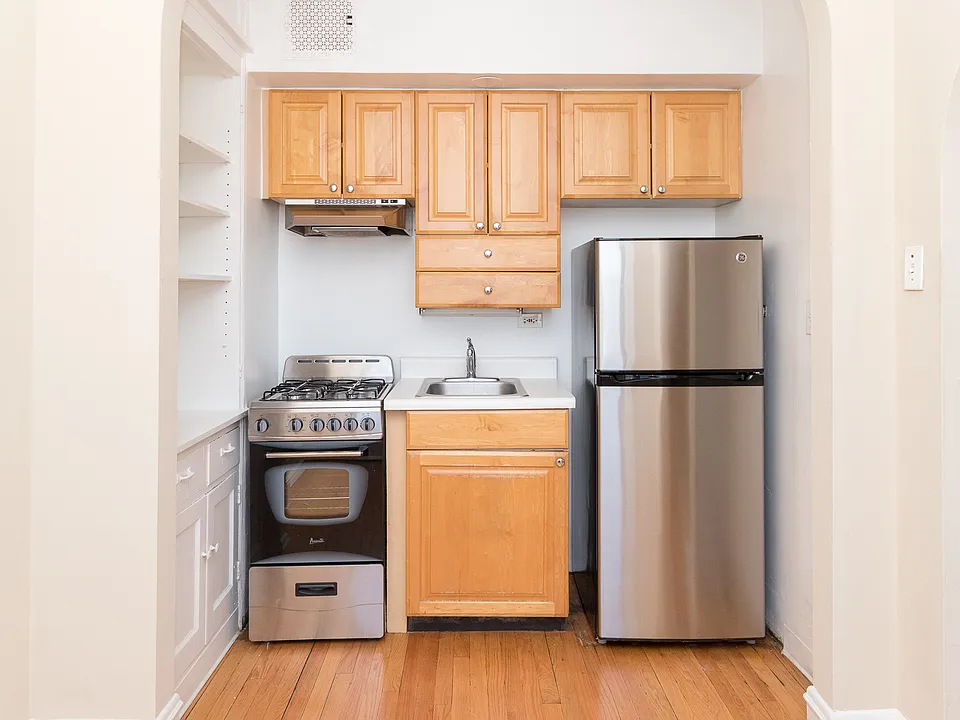 1157 W. Diversey