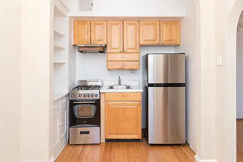 1157 W. Diversey Photo 1