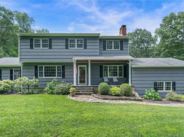 23 Hillside Road, Woodbury, CT 06798