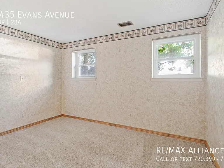 2435 Evans Ave — Photo 14