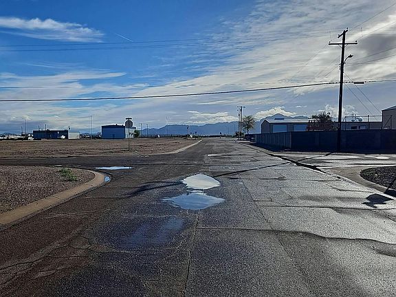 5th image of 207 Date St