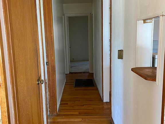 5th image of 211 Zauk Ave