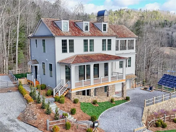 90 Cove View Ln, Clarkesville, GA 30523