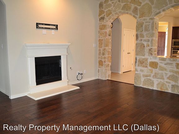 4th image of 2124 Benjamin Creek Dr