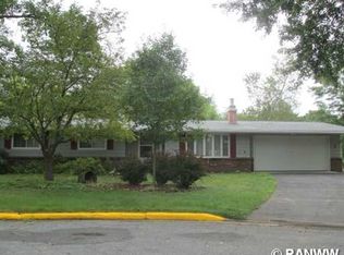620 Crestview Dr, Menomonie, WI 54751