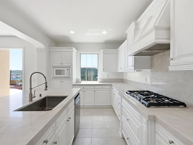 40 Paseo Lerida — Photo 18
