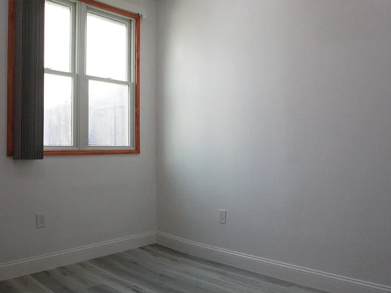 1233 S Broad St #1R — Photo 9