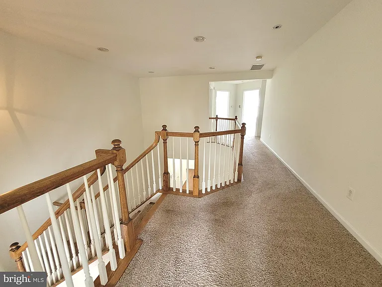 35 Tudor Ct — Photo 31