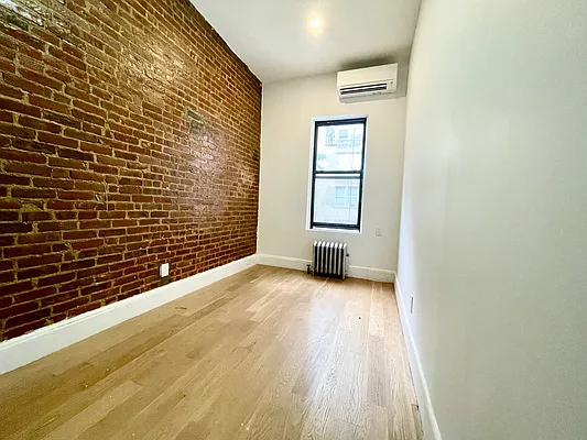 Rented by Avenues Real Estate | media 4