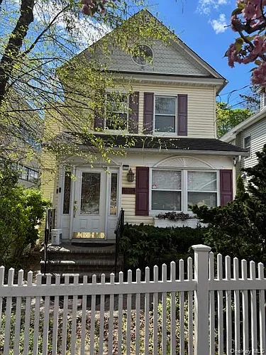40 S Bayles Ave #UPPER Photo 1