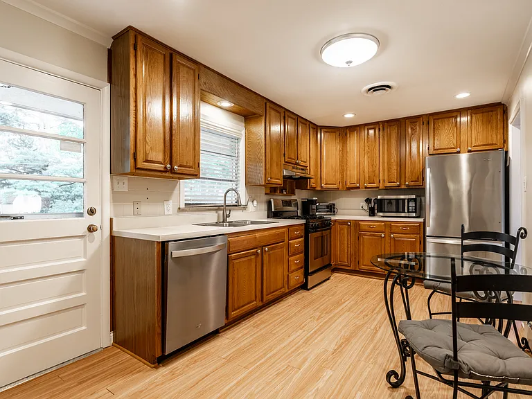 8071 Allisonville Rd — Photo 12