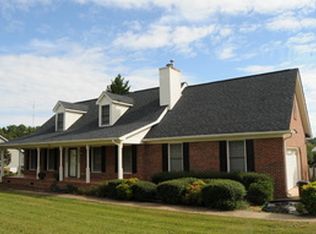 933 Ansel School Rd, Greer, SC 29651