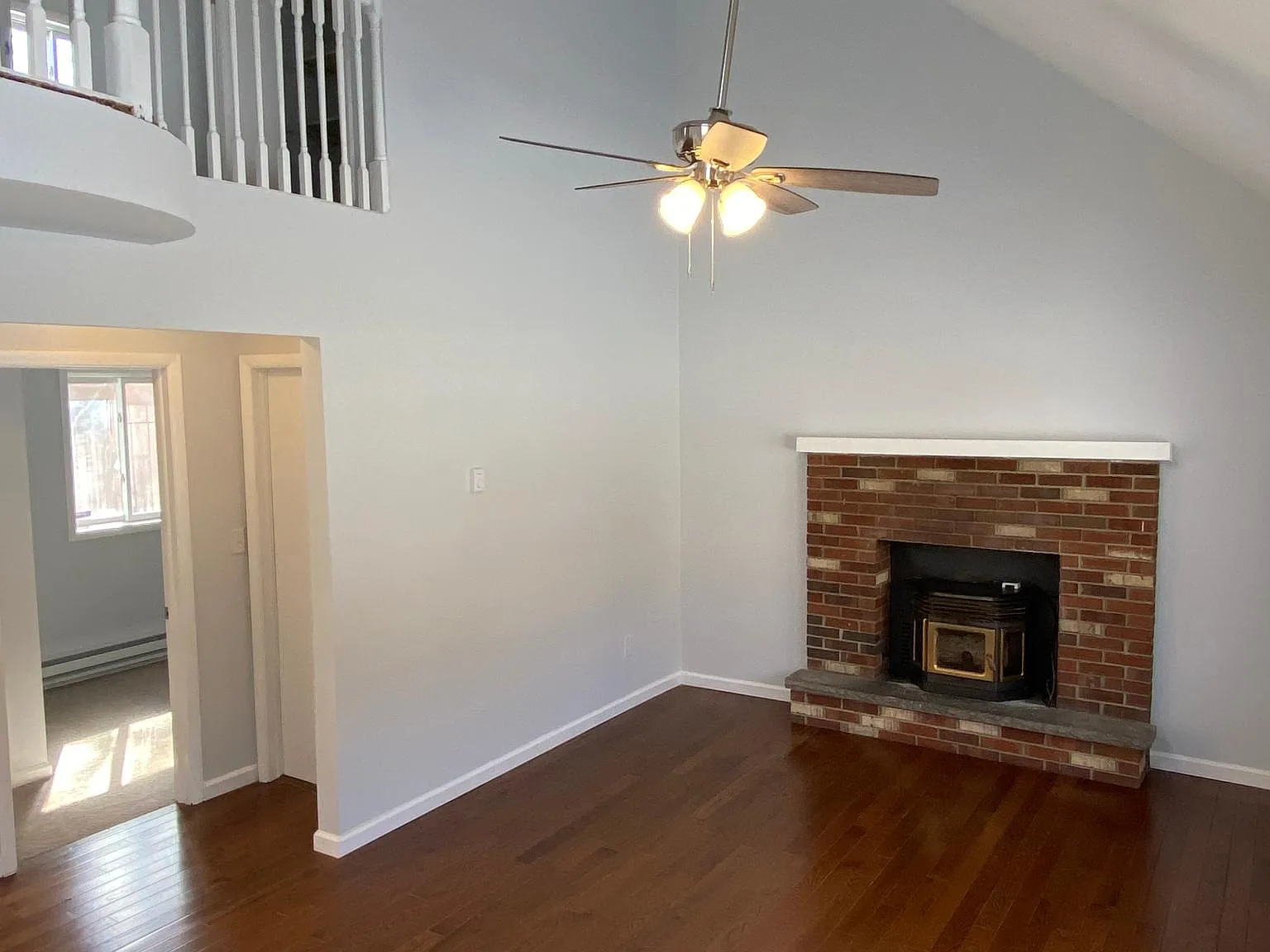 3 bed, 1.5 bath, 1060 sqft, $1,900 — Photo 4