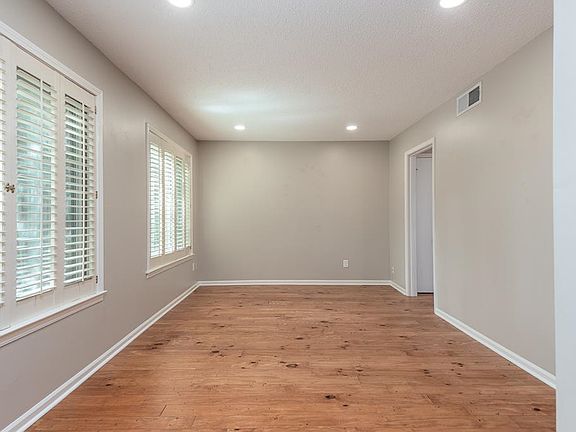 5th image of 873 S Yates Rd APT 1