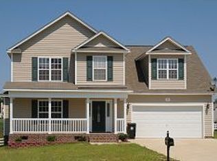 25 Scotland Dr, Spring Lake, NC 28390