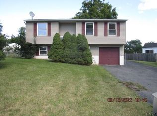 4207 Hunting Creek Dr, Clay, NY 13041