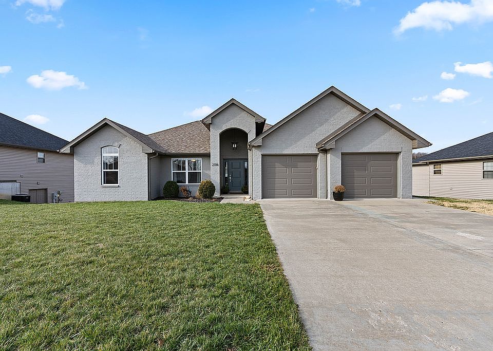 1st image of 2118 Hampshire Dr