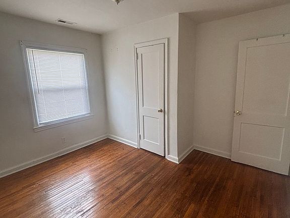 3rd image of 2912 Glenrose Ave NW