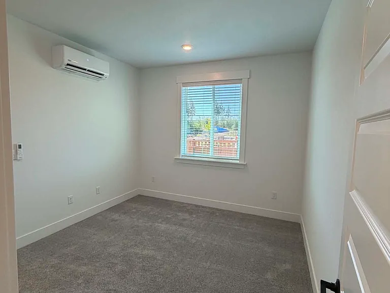 20464 Myrtle Pl E #1 — Photo 8