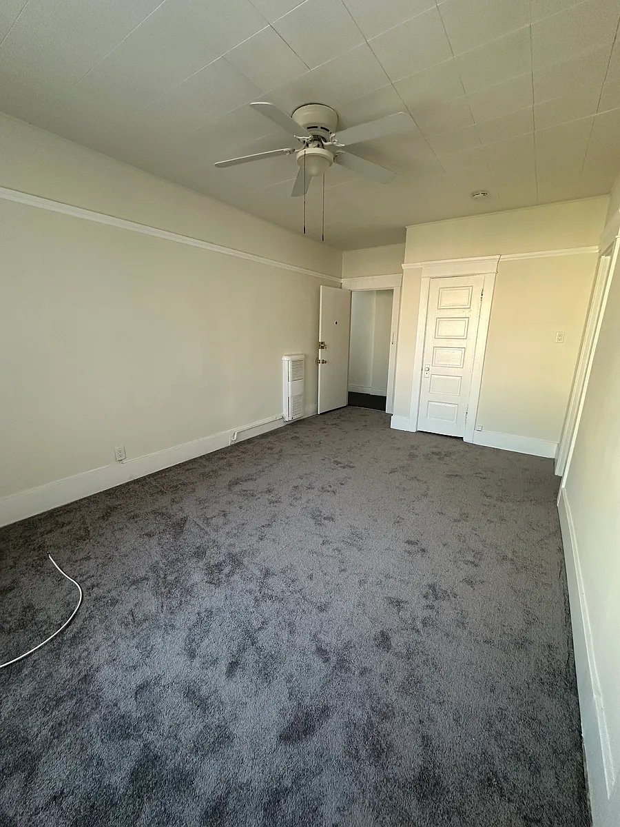 Building Photo - 67 Linden Ave #3