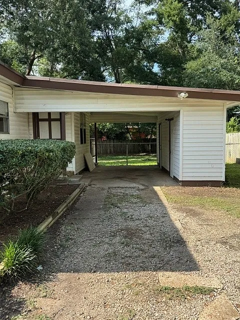 3 bed, 912 sqft, $1,500 — Photo 3