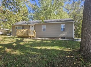 2011 E 41st St, Des Moines, IA 50317