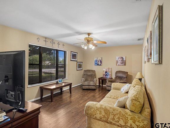 5th image of 2338 Jacksonville Dr