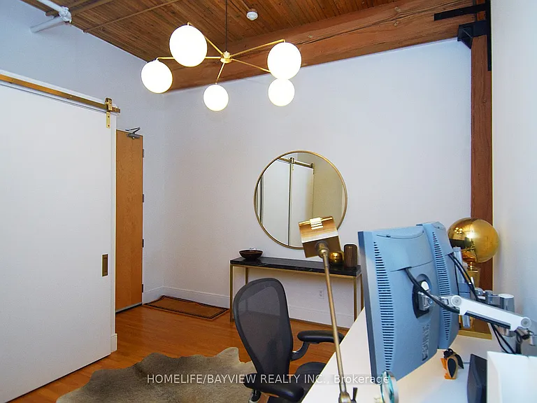 993 Queen St W #203 — Photo 9