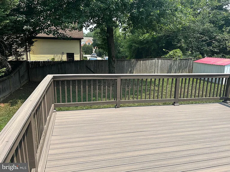 8406 Woodford Ct — Photo 41
