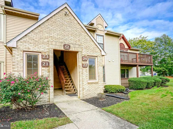 22 Canterbury Ct, Sewell, NJ 08080