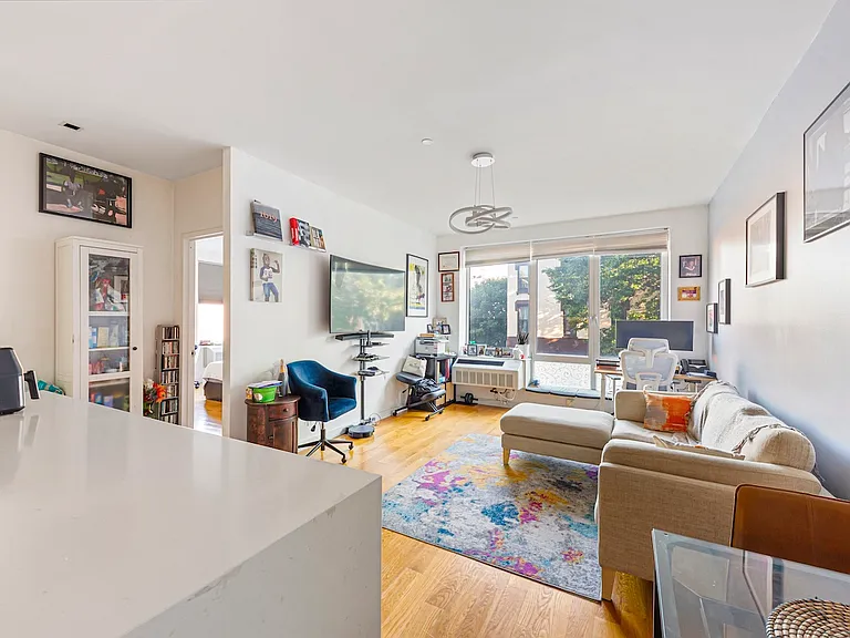 111 Monroe St #2D — Photo 3