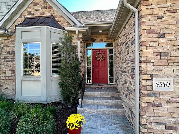 3rd image of 4540 Hawthorne Dr