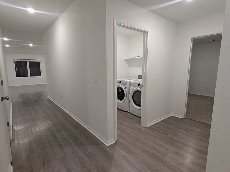 1405 E Latium St — Photo 9