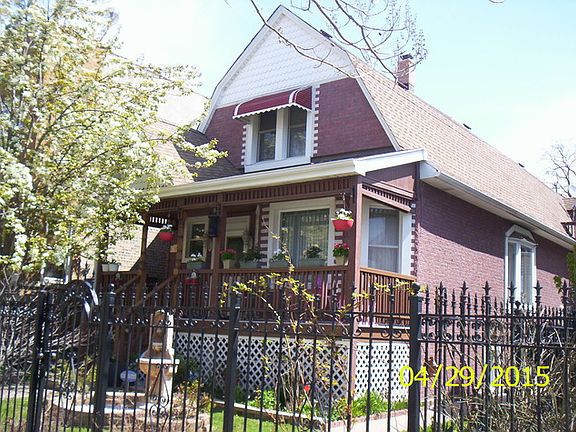 5th image of 3827 N Sacramento Ave