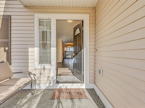 3rd image of 4825 140th St SE