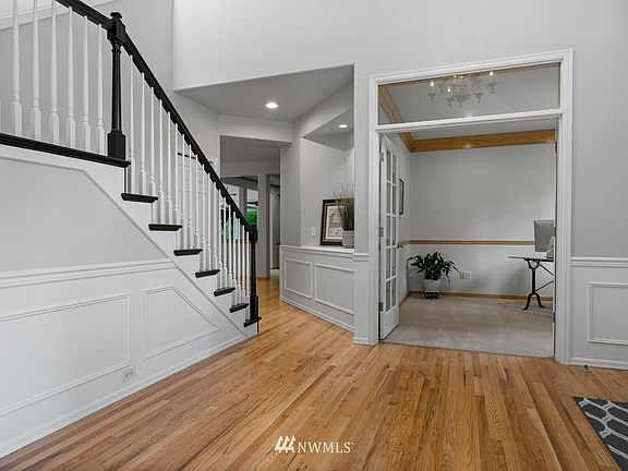 Freshly painted throughout & new carpet. 