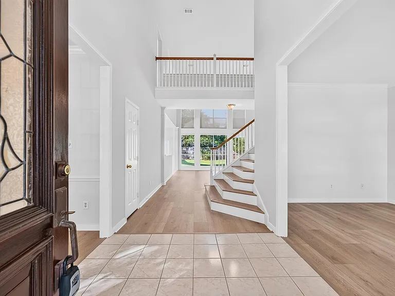 1727 Emma Cove Ct — Photo 4