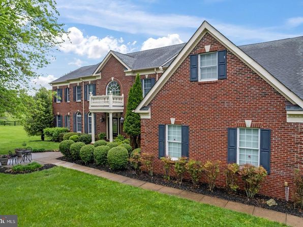 41113 Canongate Dr, Leesburg, VA 20175
