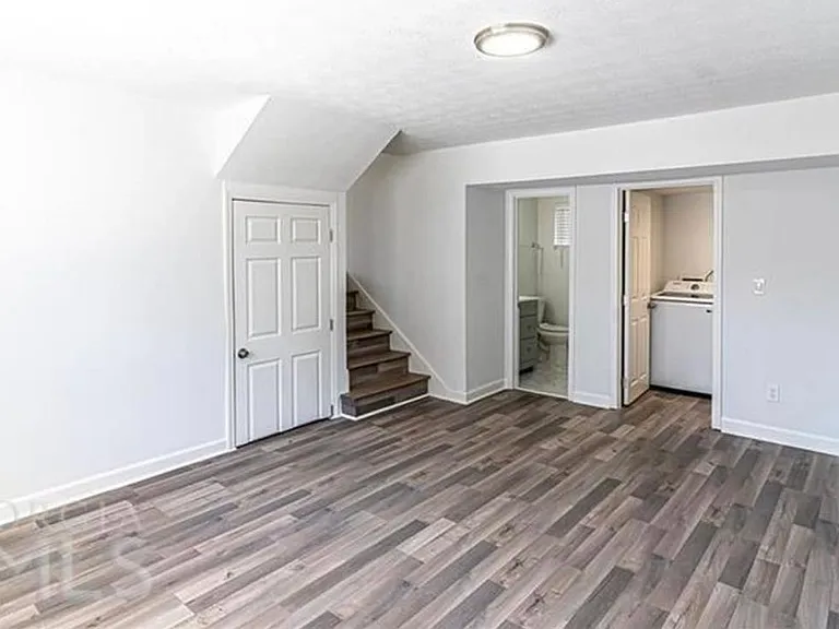 2352 Tarian Dr — Photo 5