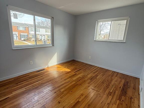 3rd image of 4859 Mansfield Ave APT 5