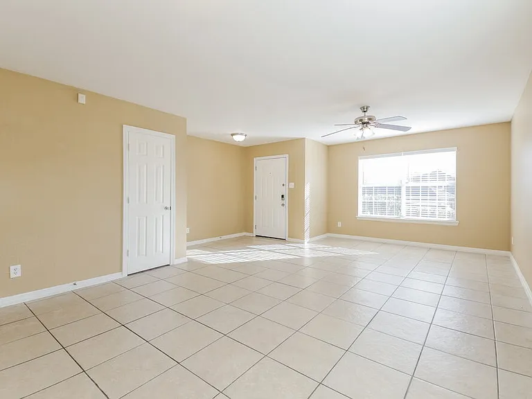 7103 London Fog Dr — Photo 5
