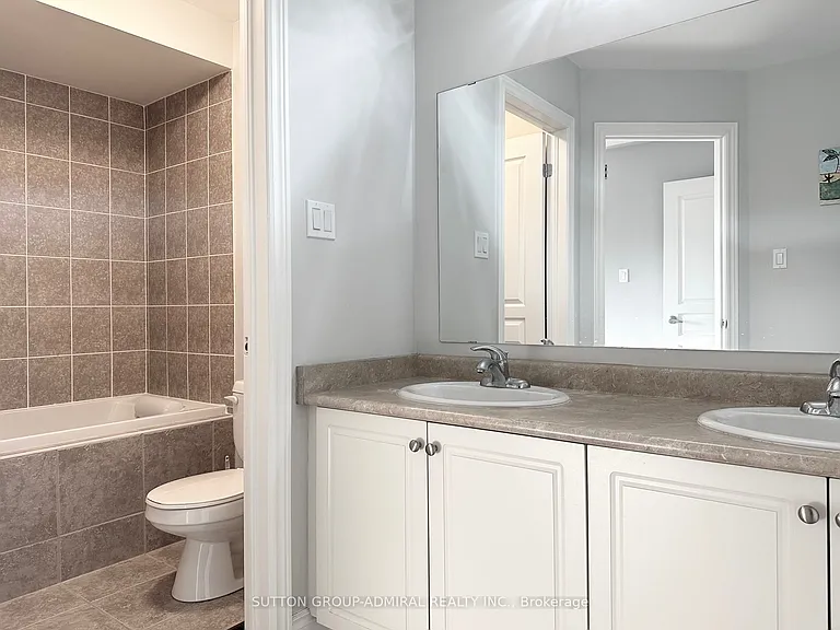 15 Roderick Ct — Photo 22