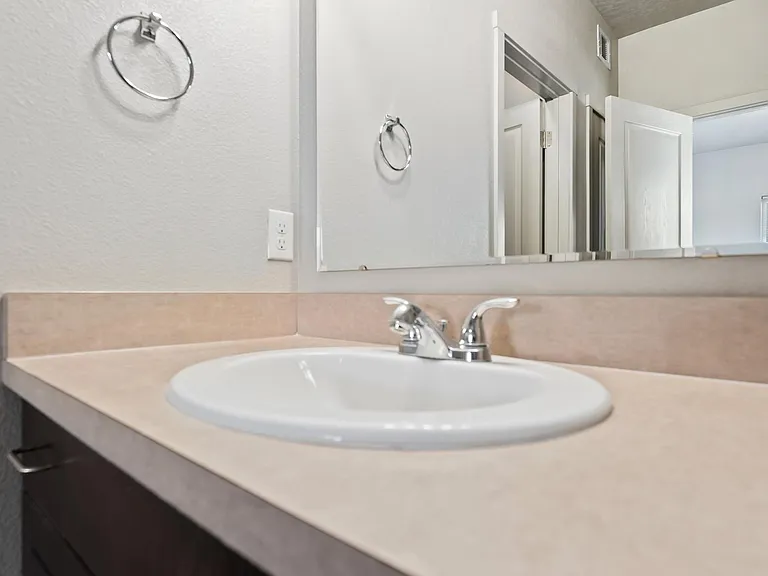 Aspen Creek Apartments — Photo 36
